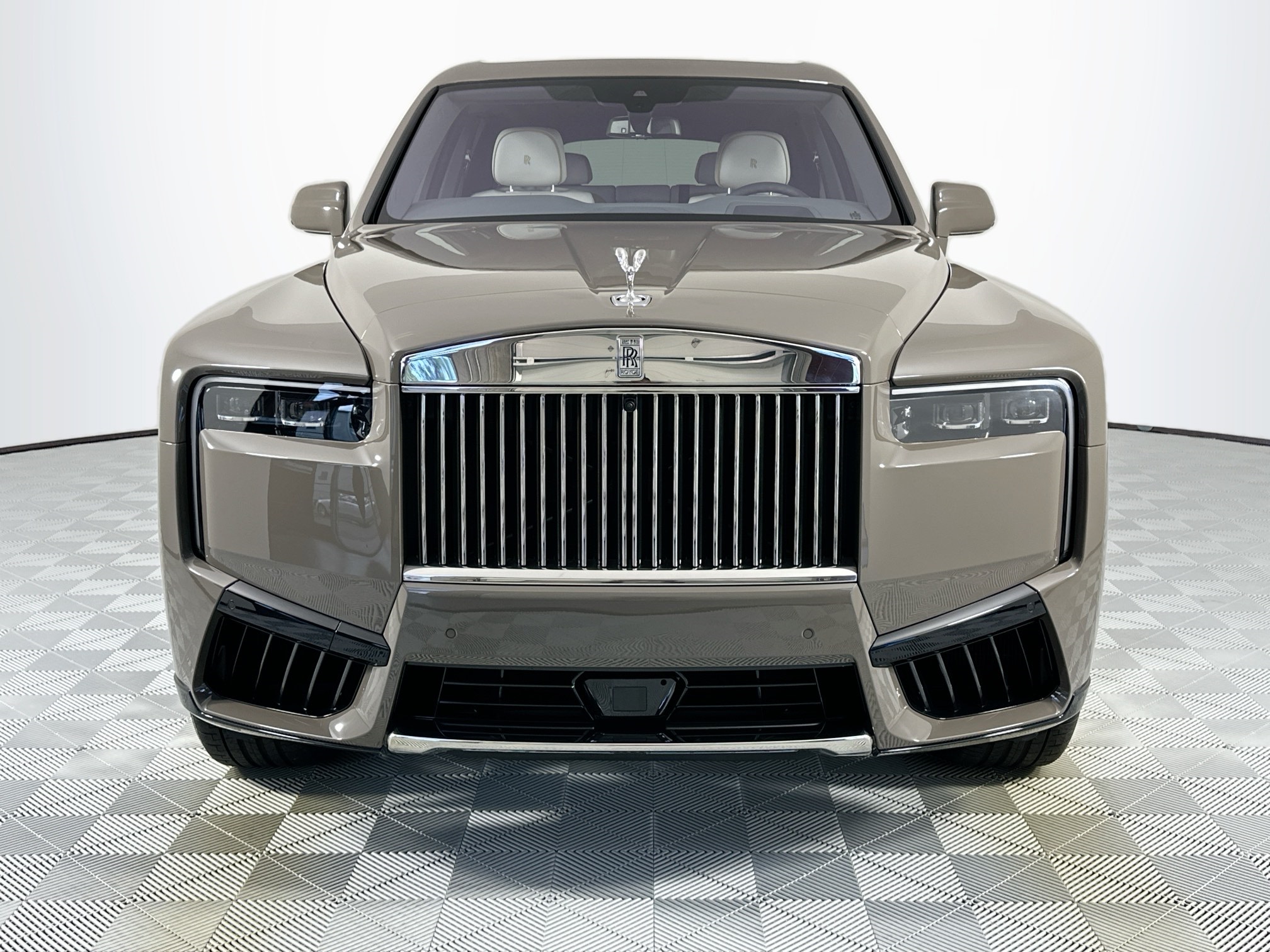 new 2026 Rolls-Royce Cullinan car, priced at $514,750