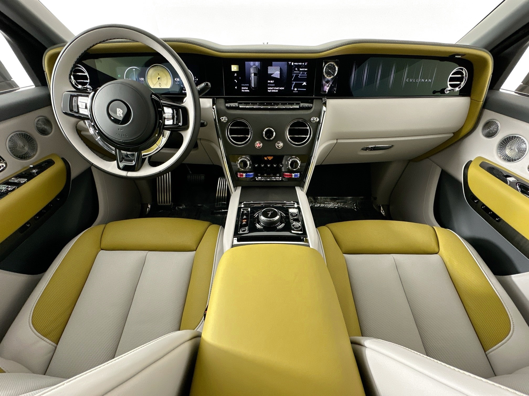 new 2026 Rolls-Royce Cullinan car, priced at $514,750