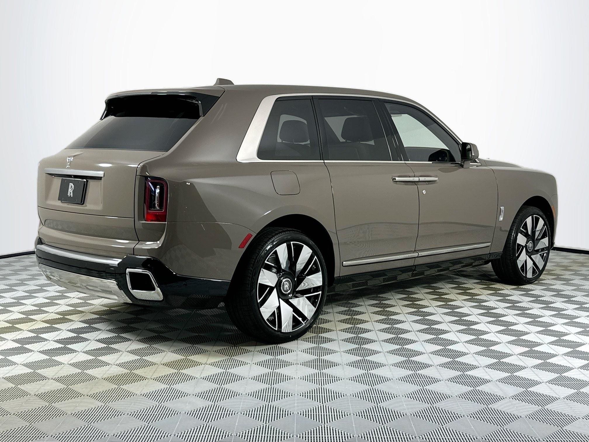 new 2026 Rolls-Royce Cullinan car, priced at $514,750