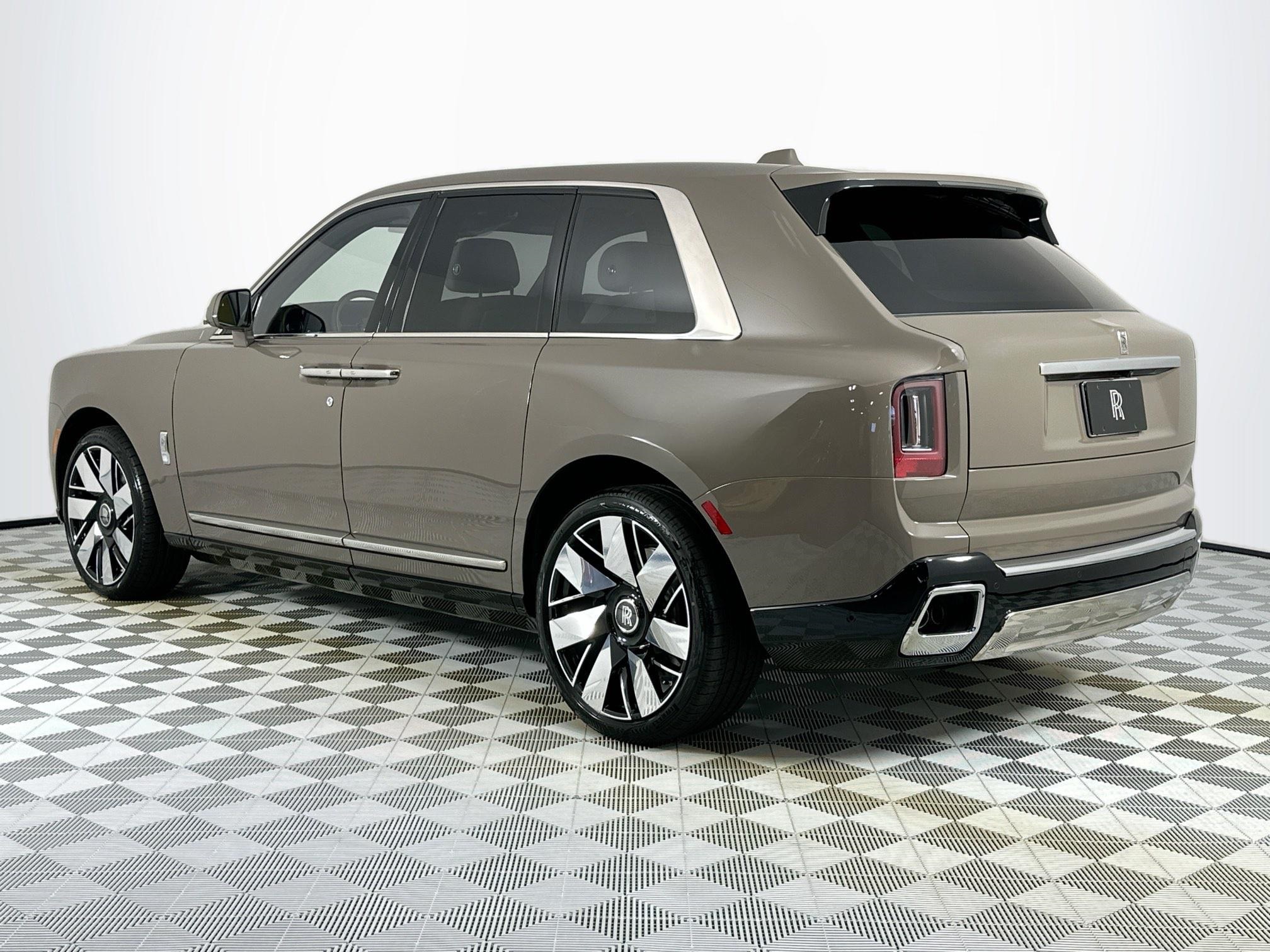 new 2026 Rolls-Royce Cullinan car, priced at $514,750