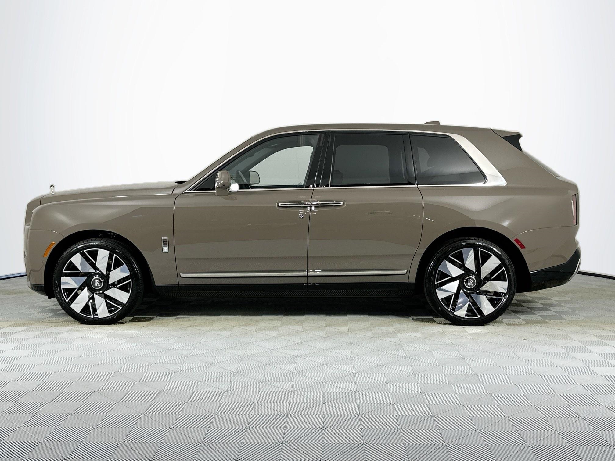 new 2026 Rolls-Royce Cullinan car, priced at $514,750
