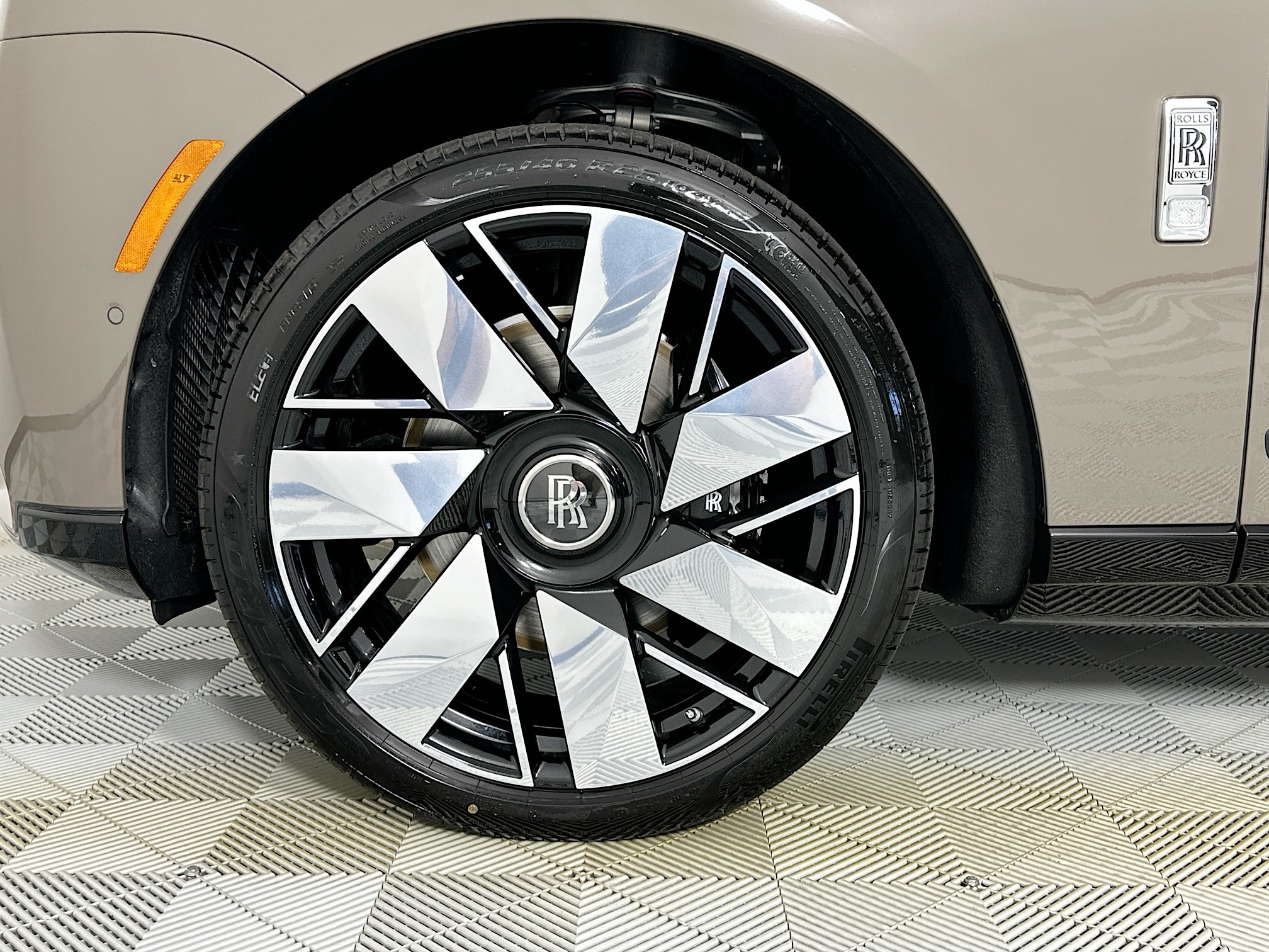 new 2026 Rolls-Royce Cullinan car, priced at $514,750