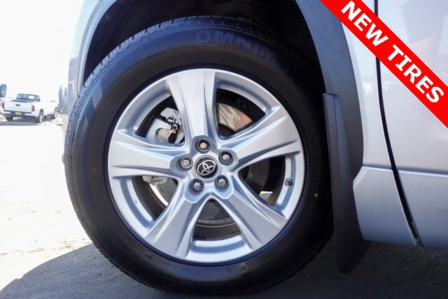 used 2022 Toyota Highlander car, priced at $32,622
