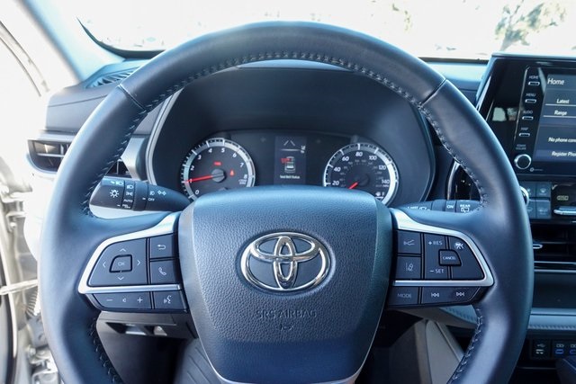 used 2022 Toyota Highlander car, priced at $32,622