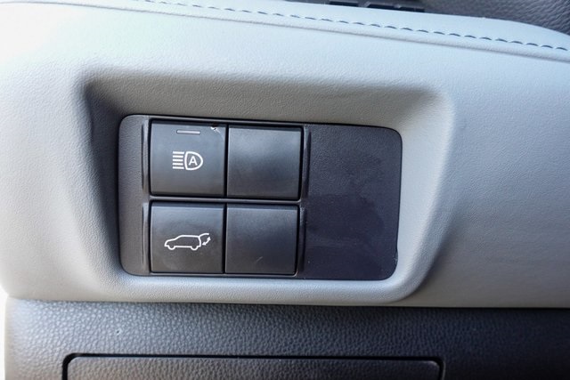 used 2022 Toyota Highlander car, priced at $32,622