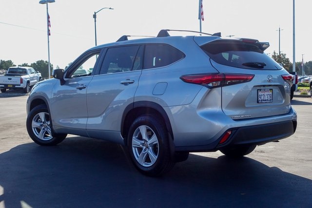 used 2022 Toyota Highlander car, priced at $32,622