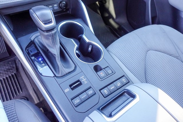 used 2022 Toyota Highlander car, priced at $32,622