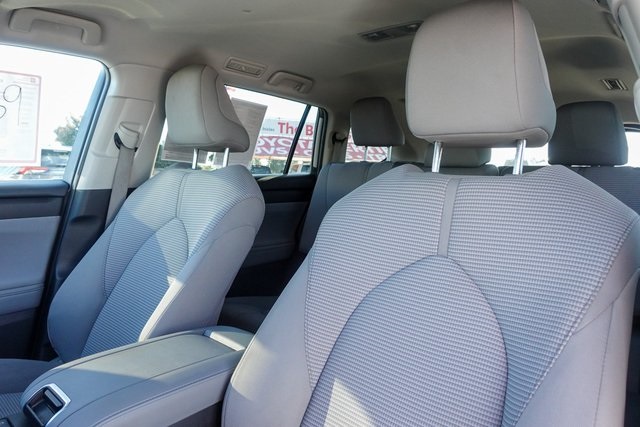 used 2022 Toyota Highlander car, priced at $32,622