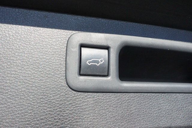 used 2022 Toyota Highlander car, priced at $32,622