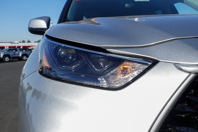 used 2022 Toyota Highlander car, priced at $32,622