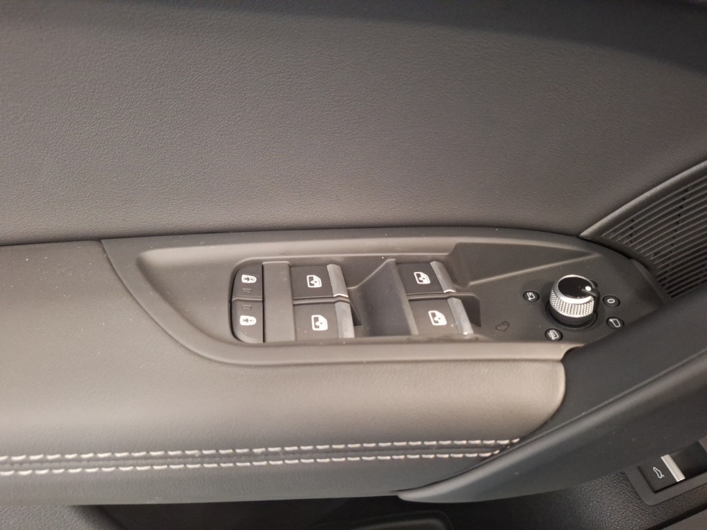 used 2025 Audi Q5 car, priced at $50,987