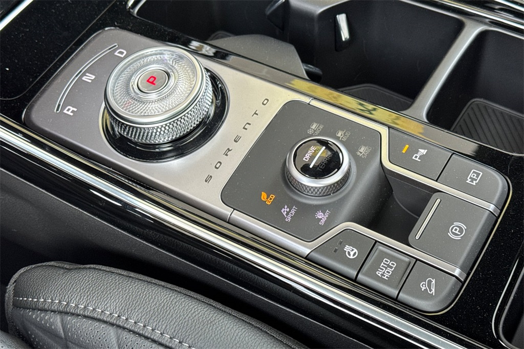 new 2026 Kia Sorento Hybrid car, priced at $48,870