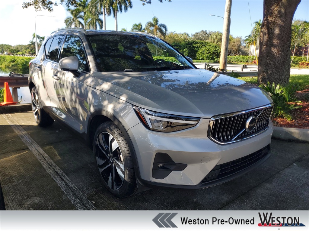 used 2023 Volvo XC40 car, priced at $30,895