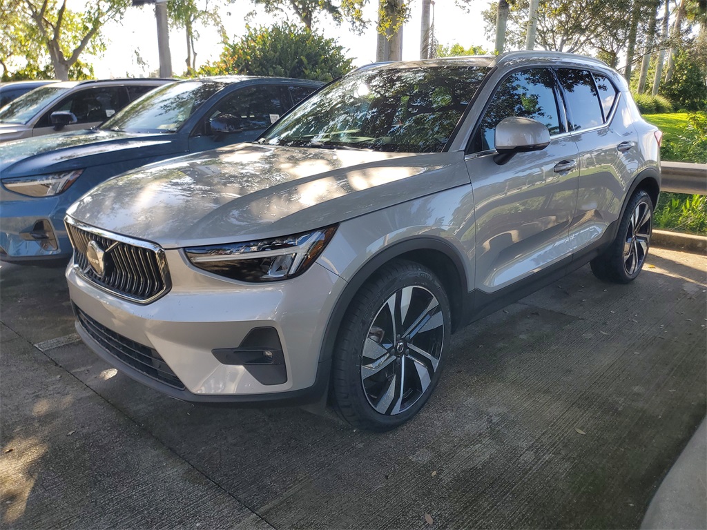 used 2023 Volvo XC40 car, priced at $30,895
