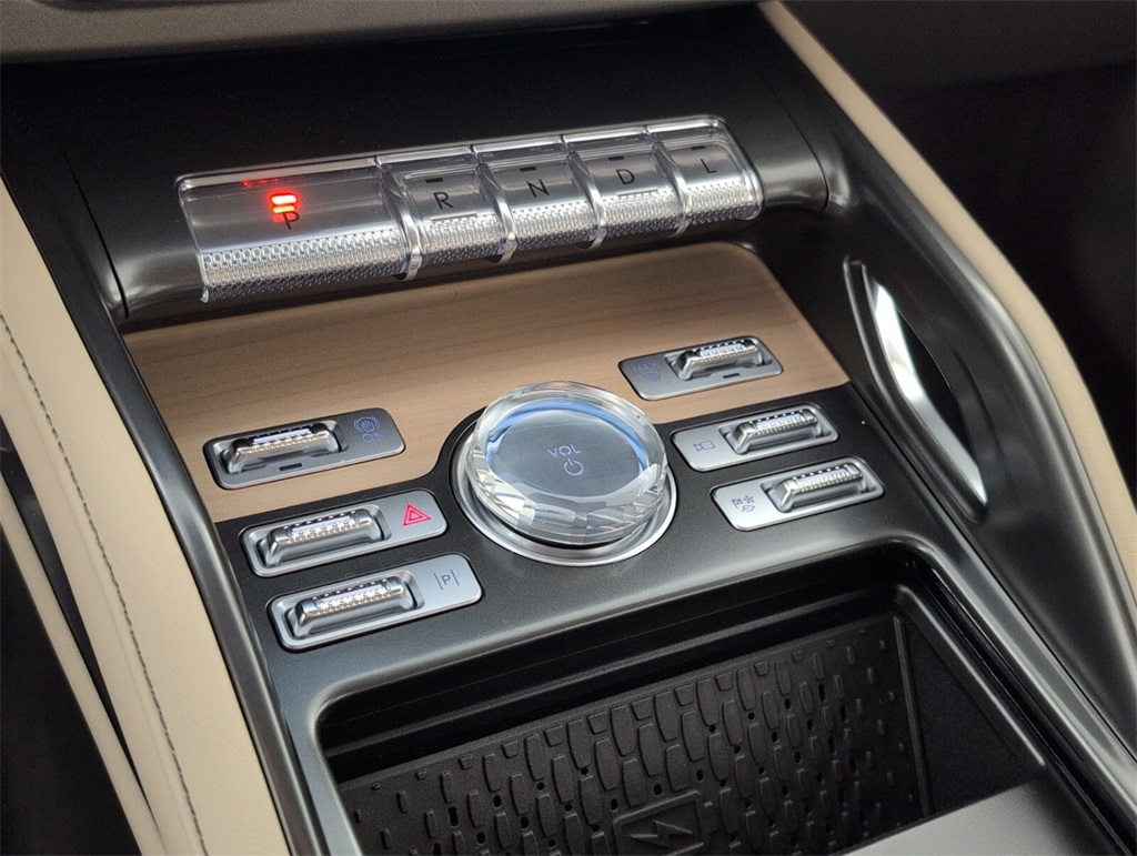 new 2025 Lincoln Nautilus car, priced at $64,824