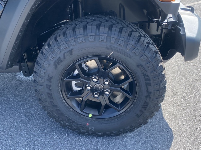 new 2025 Jeep Wrangler car, priced at $40,528