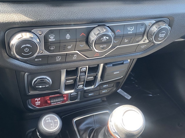 new 2025 Jeep Wrangler car, priced at $40,528