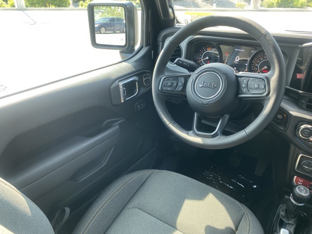 new 2025 Jeep Wrangler car, priced at $40,528