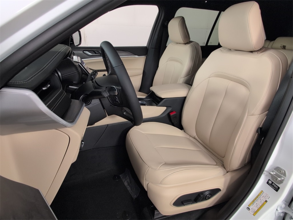 new 2025 Jeep Grand Cherokee car, priced at $41,865