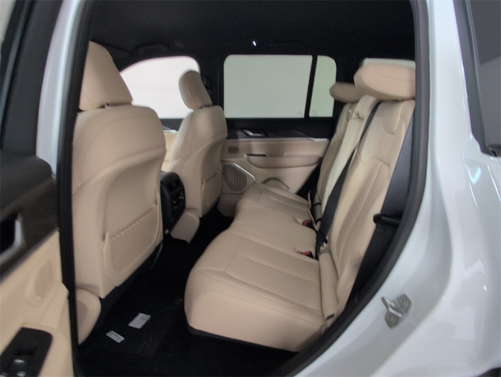new 2025 Jeep Grand Cherokee car, priced at $41,865