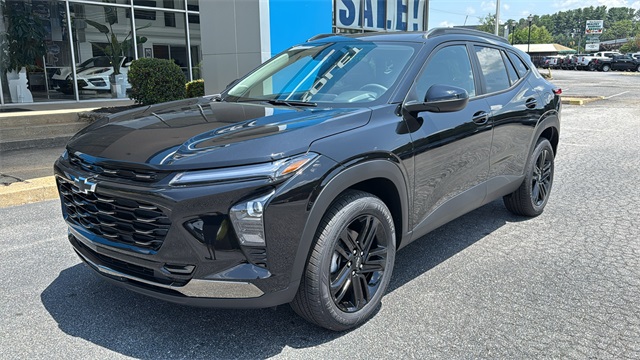 new 2025 Chevrolet Trax car, priced at $27,585
