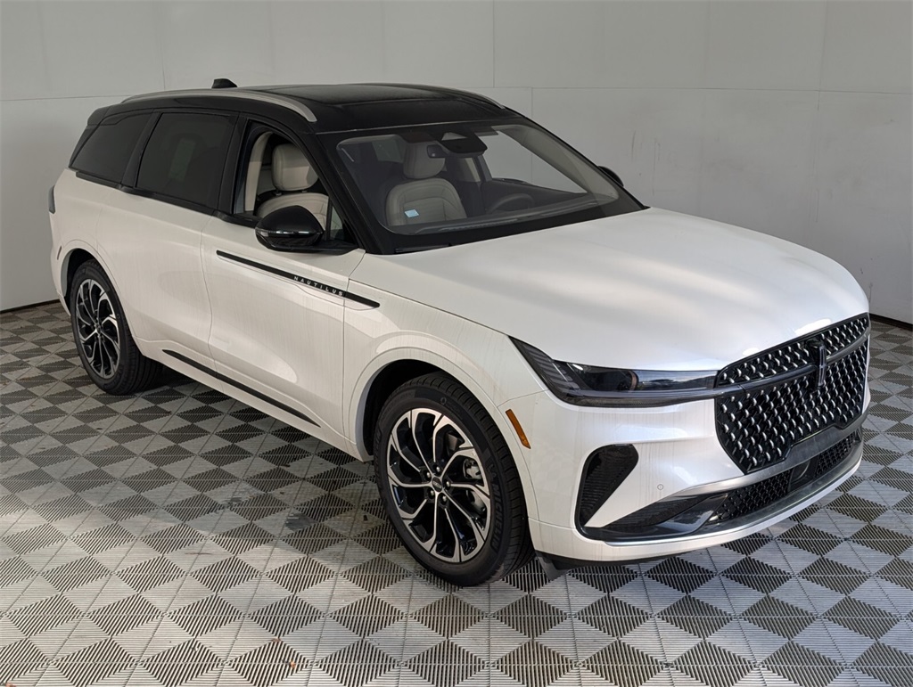 new 2025 Lincoln Nautilus car, priced at $62,424