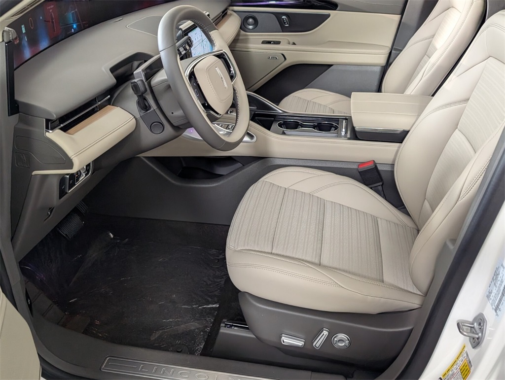 new 2025 Lincoln Nautilus car, priced at $62,424