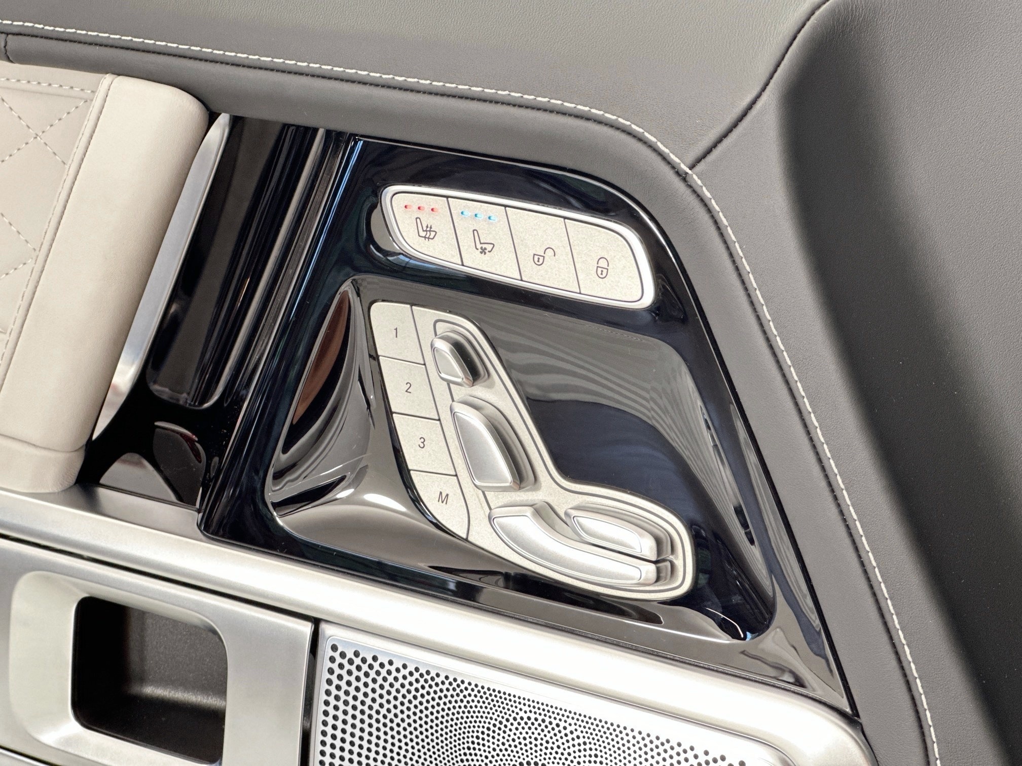 used 2025 Mercedes-Benz G-Class car, priced at $259,998