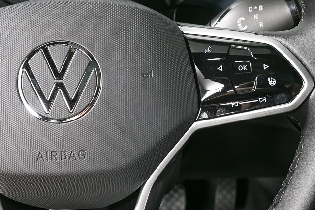 new 2025 Volkswagen ID.4 car, priced at $53,806