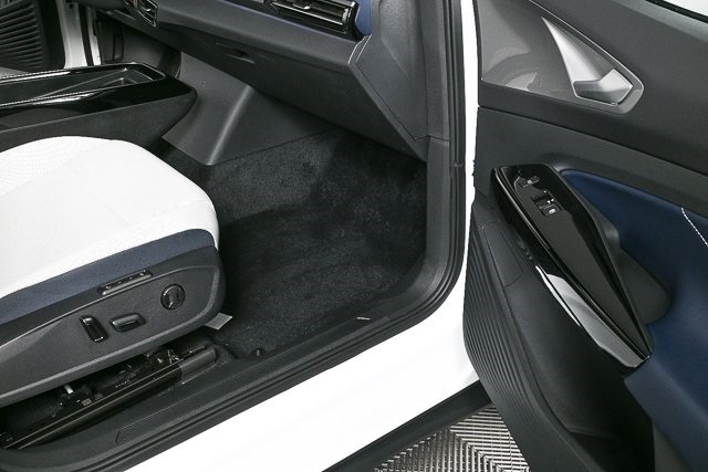 new 2025 Volkswagen ID.4 car, priced at $53,806