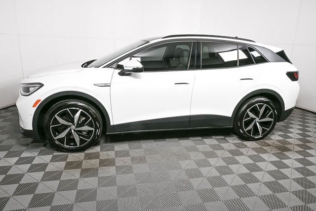 new 2025 Volkswagen ID.4 car, priced at $53,806