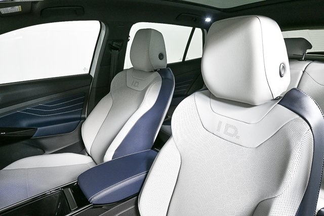 new 2025 Volkswagen ID.4 car, priced at $53,806