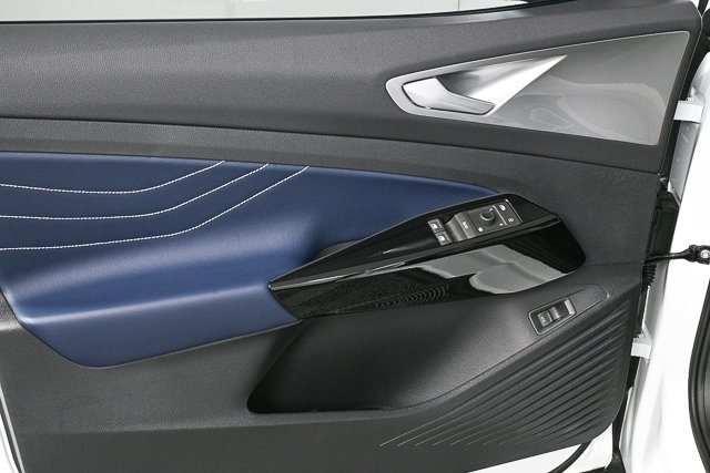 new 2025 Volkswagen ID.4 car, priced at $53,806
