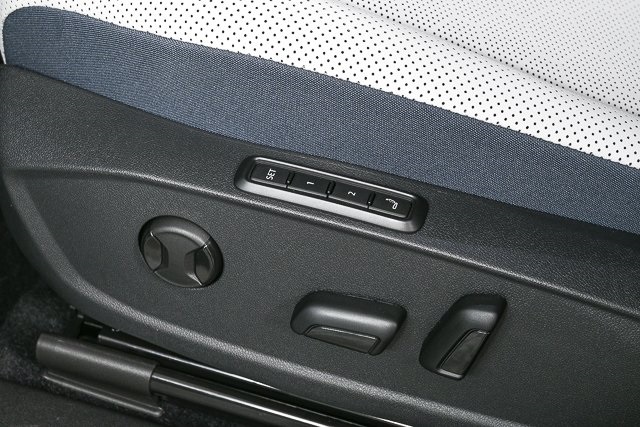 new 2025 Volkswagen ID.4 car, priced at $53,806