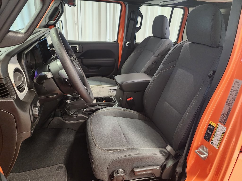 new 2025 Jeep Wrangler car, priced at $40,350
