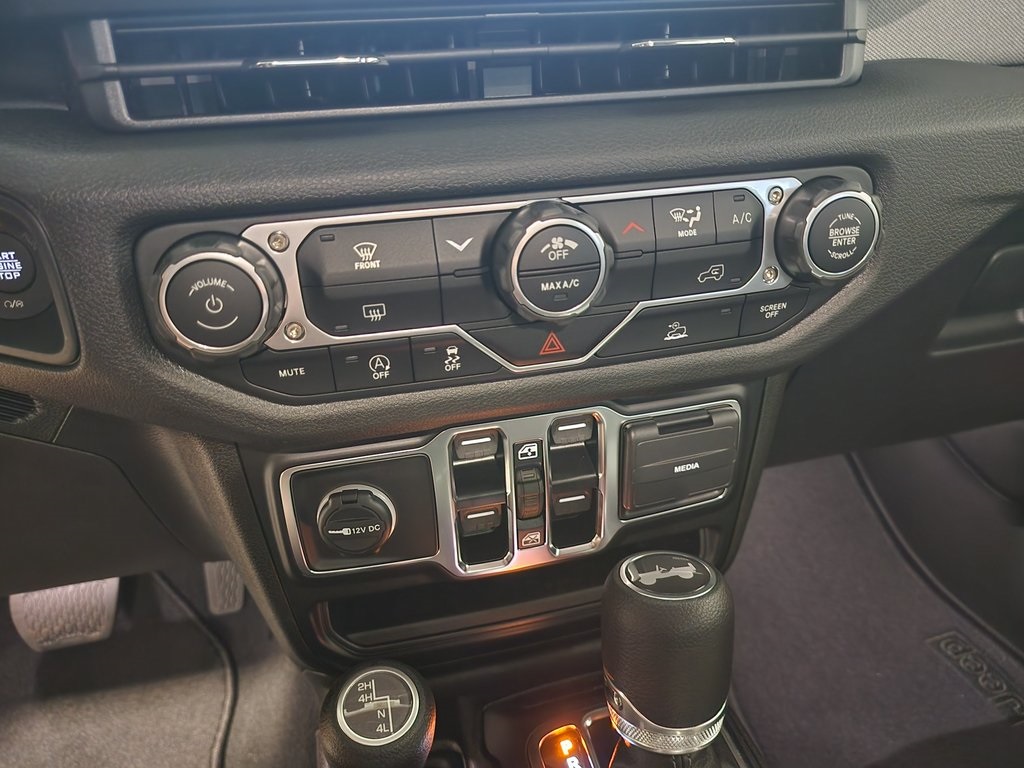 new 2025 Jeep Wrangler car, priced at $40,350