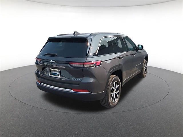 new 2025 Jeep Grand Cherokee car, priced at $40,195