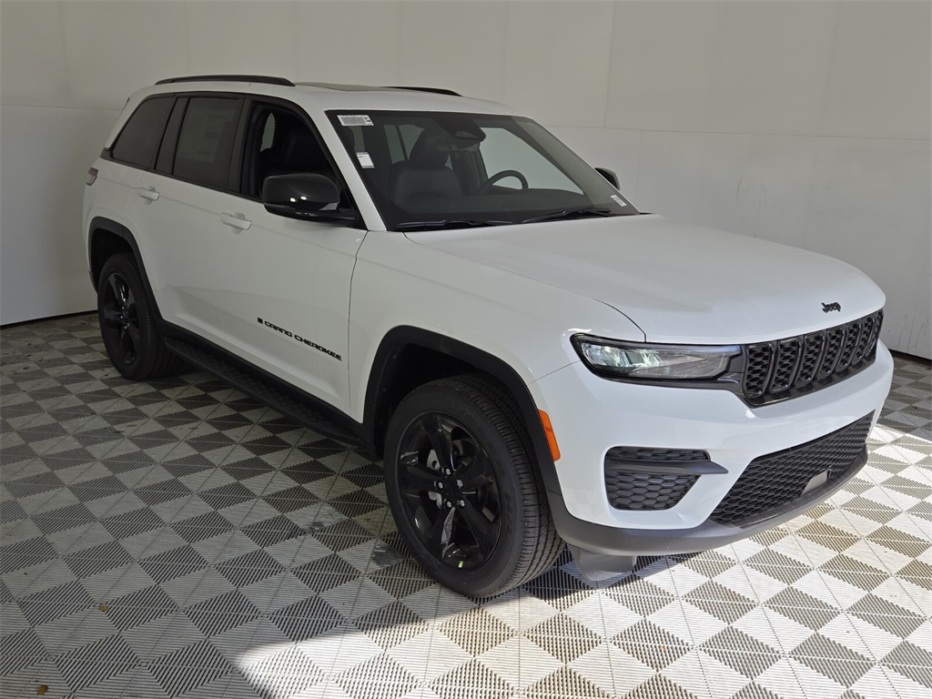 new 2025 Jeep Grand Cherokee car, priced at $37,955