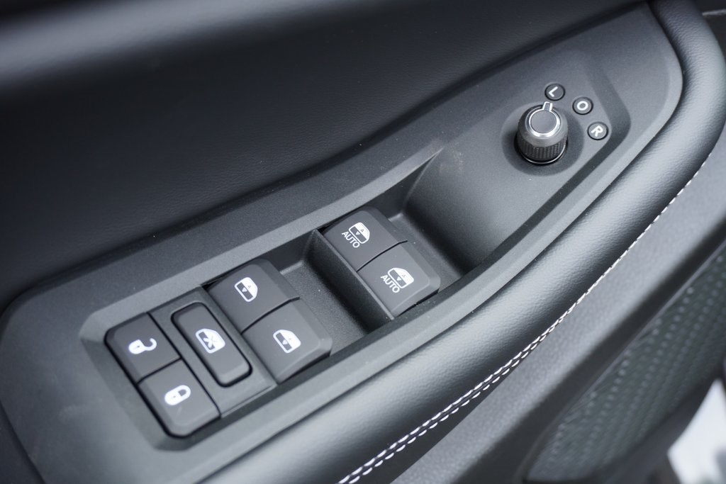 new 2025 Jeep Grand Cherokee car, priced at $40,210