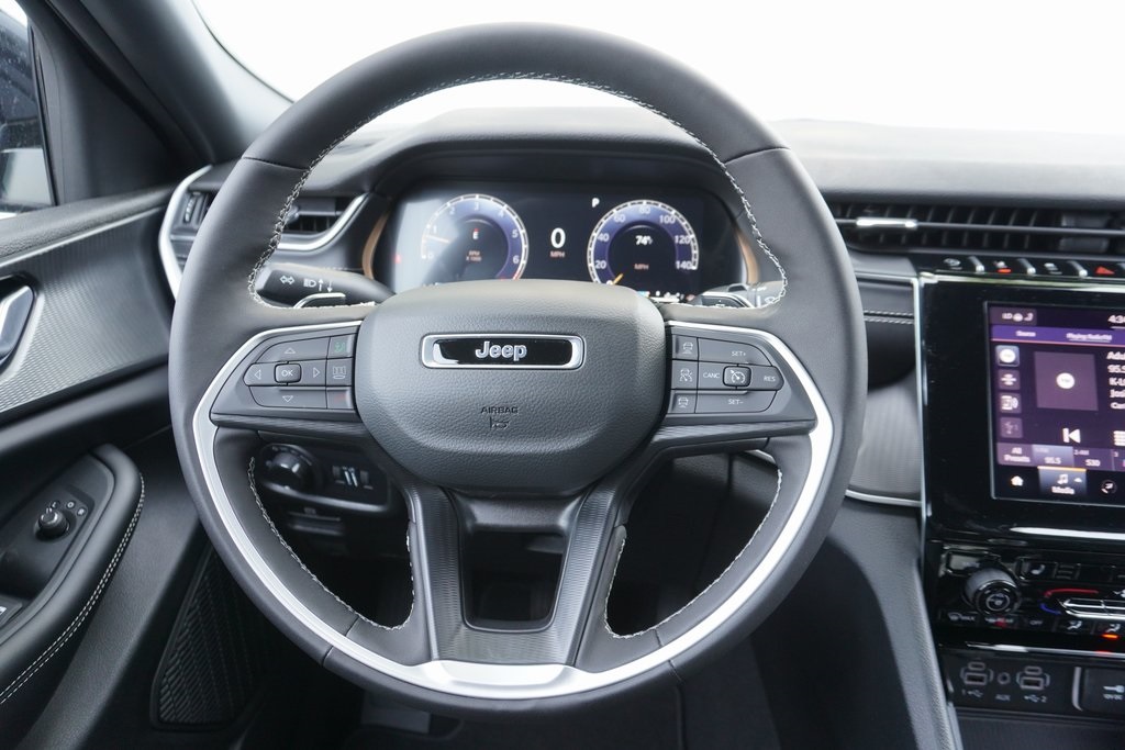 new 2025 Jeep Grand Cherokee car, priced at $40,210