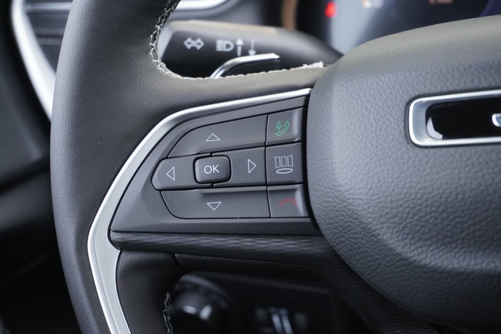 new 2025 Jeep Grand Cherokee car, priced at $40,210