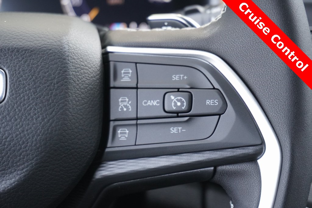 new 2025 Jeep Grand Cherokee car, priced at $40,210