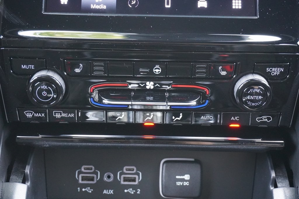 new 2025 Jeep Grand Cherokee car, priced at $40,210