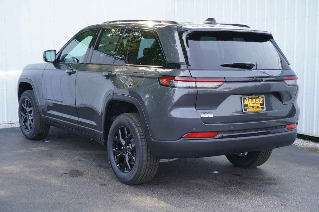 new 2025 Jeep Grand Cherokee car, priced at $40,210