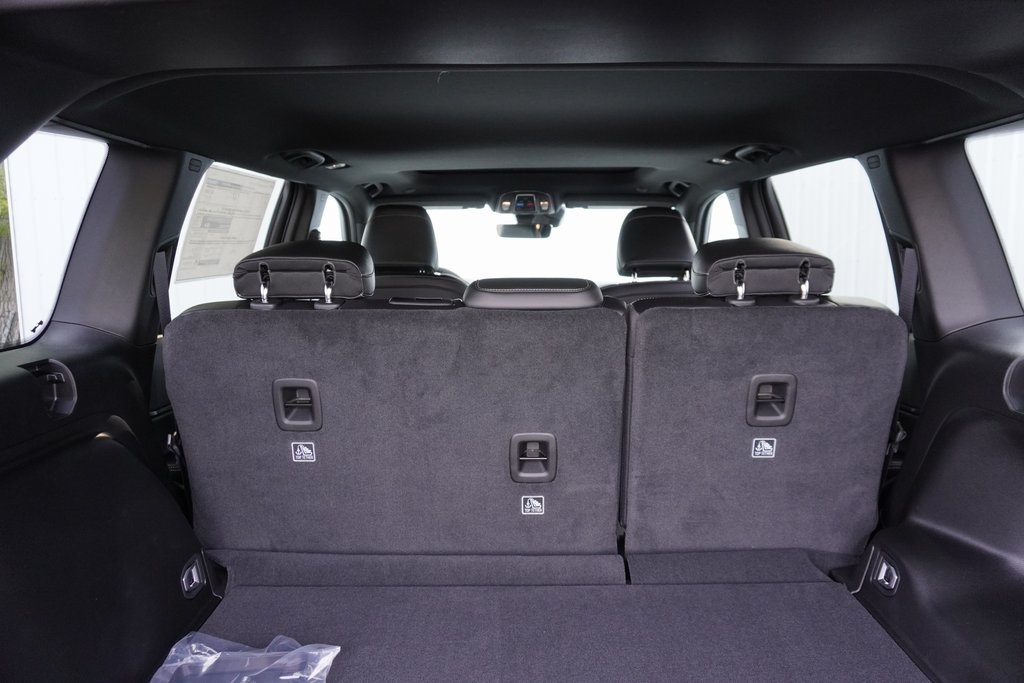 new 2025 Jeep Grand Cherokee car, priced at $40,210
