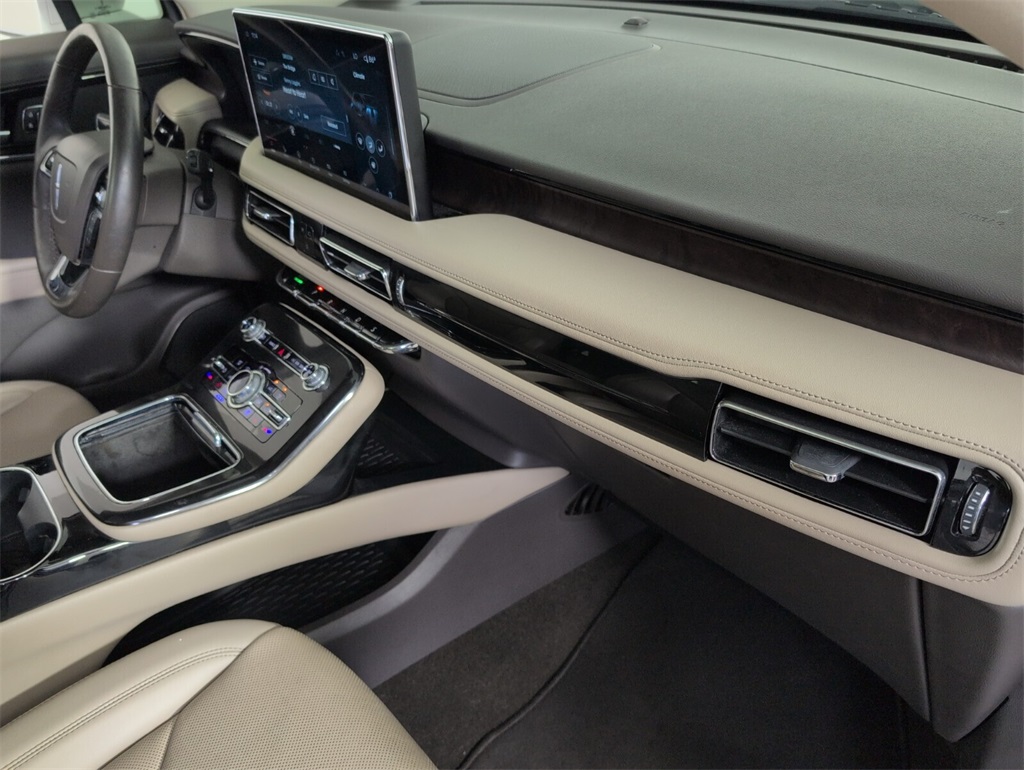 used 2022 Lincoln Nautilus car, priced at $30,000