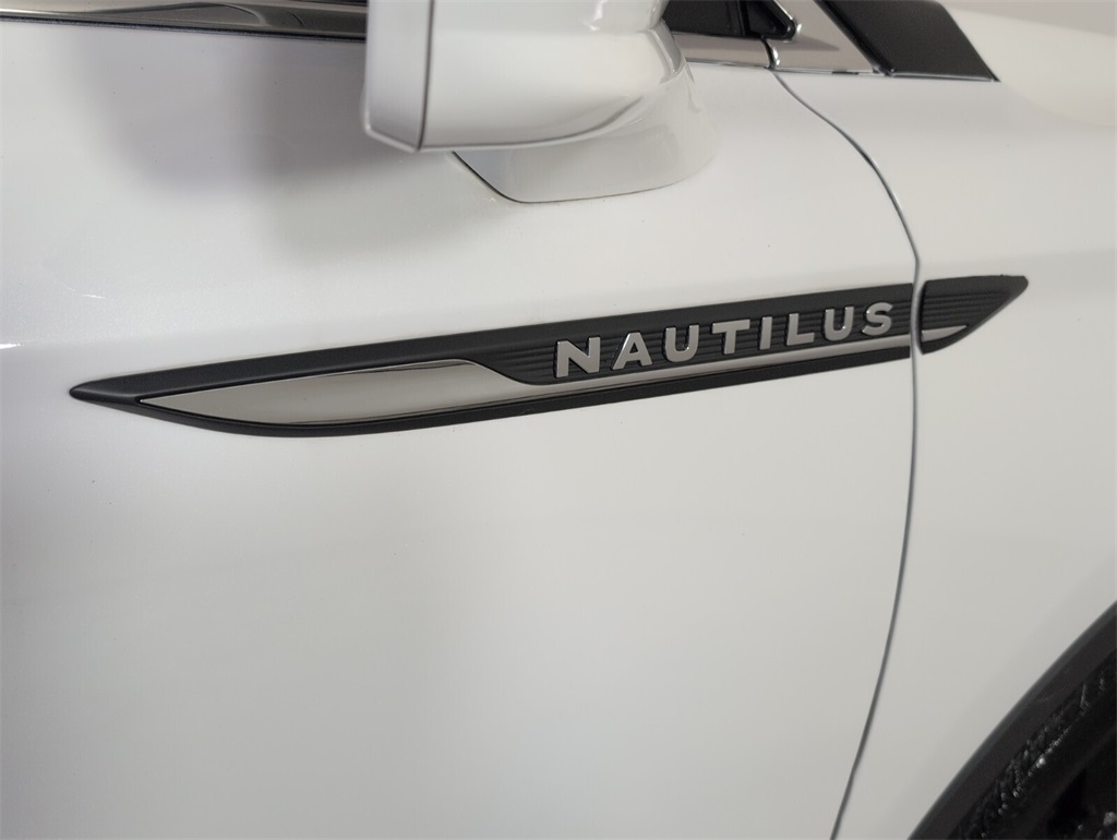 used 2022 Lincoln Nautilus car, priced at $30,000