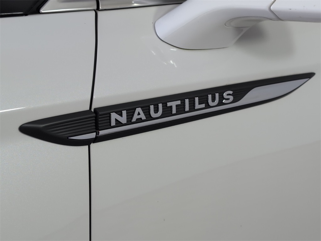 used 2022 Lincoln Nautilus car, priced at $30,000