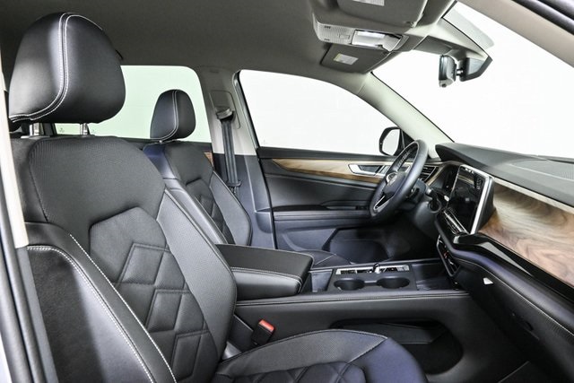 new 2025 Volkswagen Atlas car, priced at $38,552