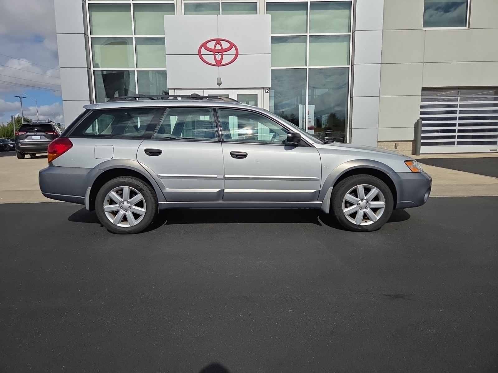 used 2006 Subaru Outback car, priced at $5,548